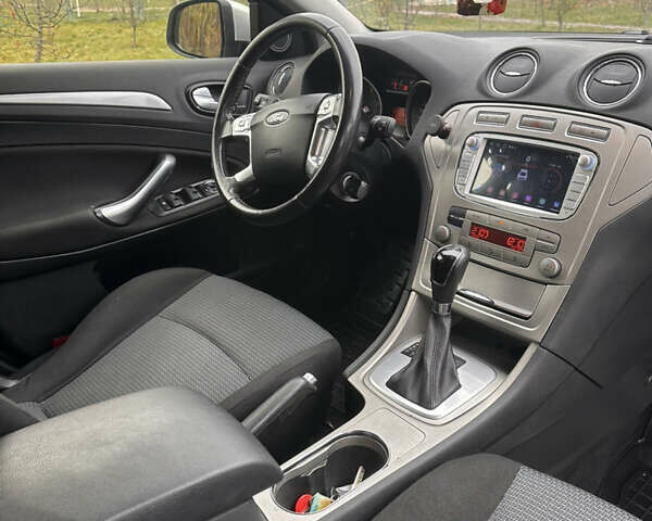 Серый Форд Мондео, объемом двигателя 2 л и пробегом 240 тыс. км за 6600 $, фото 24 на Automoto.ua