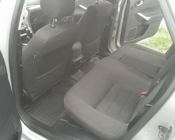 Серый Форд Мондео, объемом двигателя 2 л и пробегом 235 тыс. км за 5800 $, фото 1 на Automoto.ua