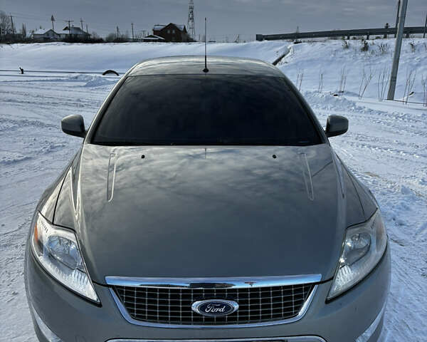 Сірий Форд Мондео, об'ємом двигуна 2 л та пробігом 252 тис. км за 8000 $, фото 1 на Automoto.ua