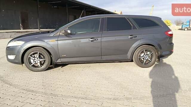 Сірий Форд Мондео, об'ємом двигуна 2 л та пробігом 237 тис. км за 5650 $, фото 2 на Automoto.ua