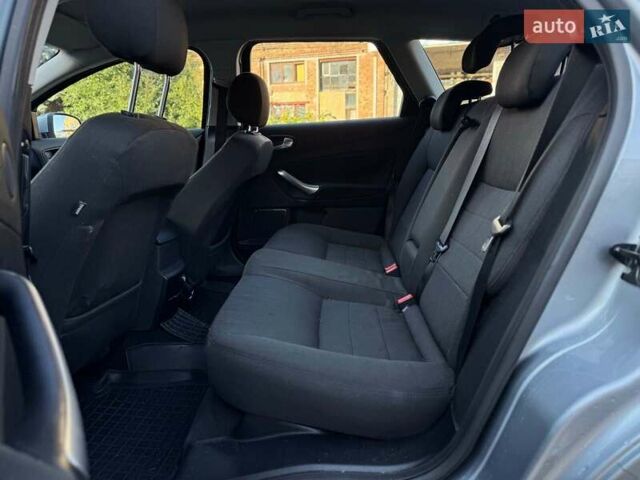 Серый Форд Мондео, объемом двигателя 1.8 л и пробегом 244 тыс. км за 6490 $, фото 31 на Automoto.ua