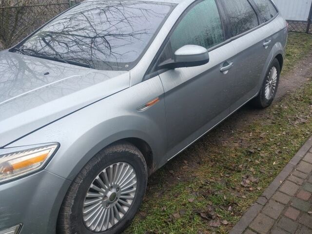 Серый Форд Мондео, объемом двигателя 1.8 л и пробегом 300 тыс. км за 5300 $, фото 1 на Automoto.ua