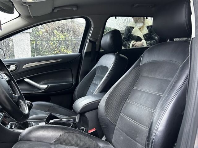 Серый Форд Мондео, объемом двигателя 2 л и пробегом 282 тыс. км за 3999 $, фото 5 на Automoto.ua