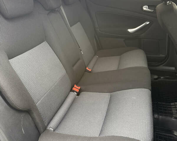 Серый Форд Мондео, объемом двигателя 2 л и пробегом 240 тыс. км за 6600 $, фото 21 на Automoto.ua