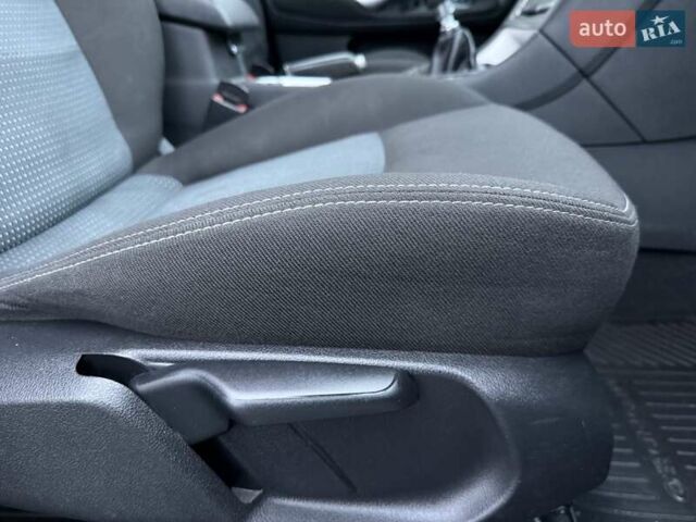 Серый Форд Мондео, объемом двигателя 2 л и пробегом 280 тыс. км за 5450 $, фото 25 на Automoto.ua