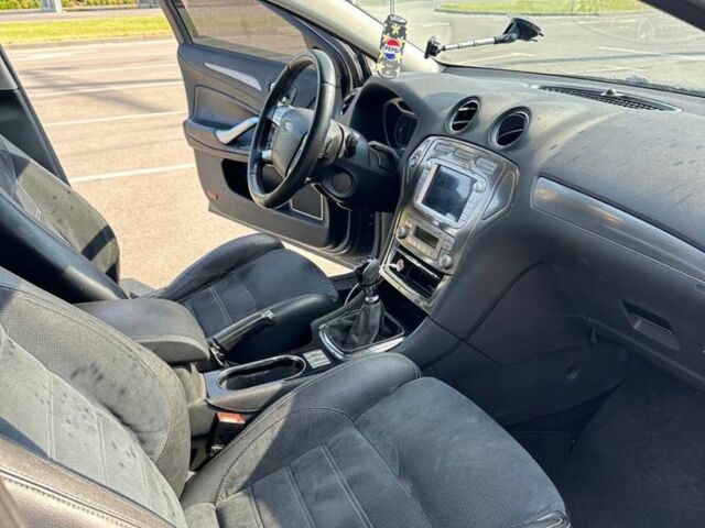 Серый Форд Мондео, объемом двигателя 2.2 л и пробегом 305 тыс. км за 5000 $, фото 3 на Automoto.ua