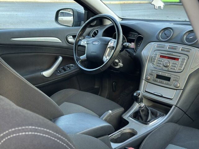 Серый Форд Мондео, объемом двигателя 0 л и пробегом 123 тыс. км за 3200 $, фото 4 на Automoto.ua