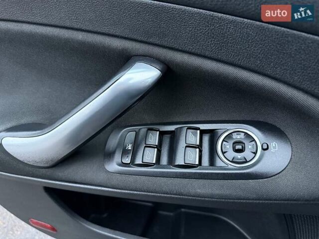 Серый Форд Мондео, объемом двигателя 2 л и пробегом 280 тыс. км за 5450 $, фото 50 на Automoto.ua