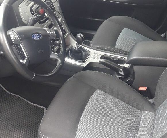 Серый Форд Мондео, объемом двигателя 2 л и пробегом 241 тыс. км за 7100 $, фото 5 на Automoto.ua