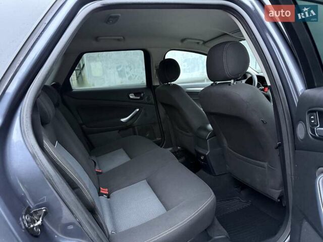 Серый Форд Мондео, объемом двигателя 2 л и пробегом 280 тыс. км за 5450 $, фото 32 на Automoto.ua