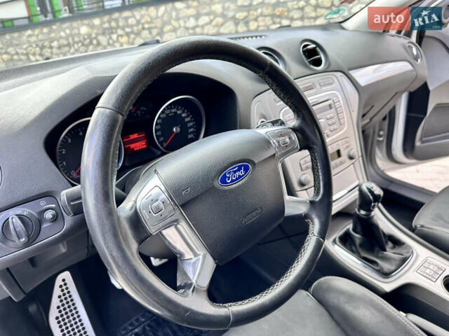 Серый Форд Мондео, объемом двигателя 1.6 л и пробегом 210 тыс. км за 6500 $, фото 9 на Automoto.ua