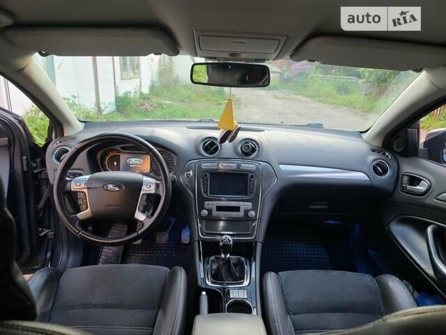 Сірий Форд Мондео, об'ємом двигуна 2.2 л та пробігом 252 тис. км за 9333 $, фото 18 на Automoto.ua