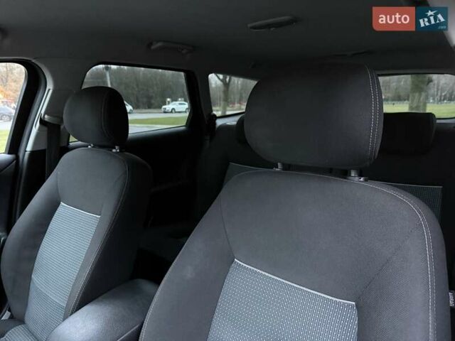 Серый Форд Мондео, объемом двигателя 2 л и пробегом 280 тыс. км за 5450 $, фото 44 на Automoto.ua