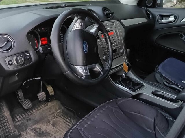 Серый Форд Мондео, объемом двигателя 1.8 л и пробегом 3 тыс. км за 3205 $, фото 1 на Automoto.ua