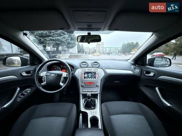 Серый Форд Мондео, объемом двигателя 2 л и пробегом 280 тыс. км за 5450 $, фото 52 на Automoto.ua