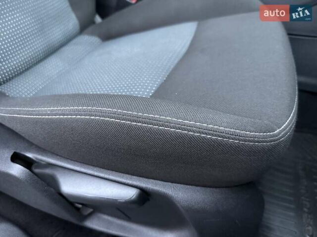 Серый Форд Мондео, объемом двигателя 2 л и пробегом 280 тыс. км за 5450 $, фото 26 на Automoto.ua