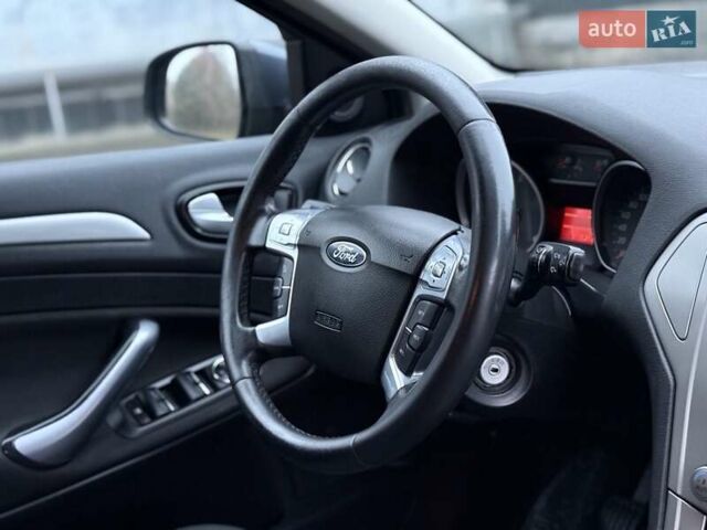 Серый Форд Мондео, объемом двигателя 2 л и пробегом 280 тыс. км за 5450 $, фото 31 на Automoto.ua