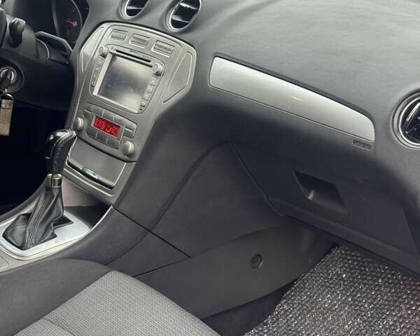 Серый Форд Мондео, объемом двигателя 2 л и пробегом 330 тыс. км за 5800 $, фото 22 на Automoto.ua