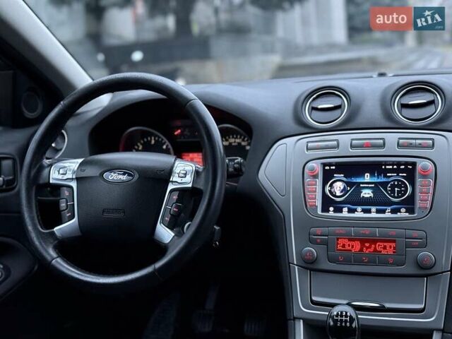 Серый Форд Мондео, объемом двигателя 2 л и пробегом 280 тыс. км за 5450 $, фото 53 на Automoto.ua