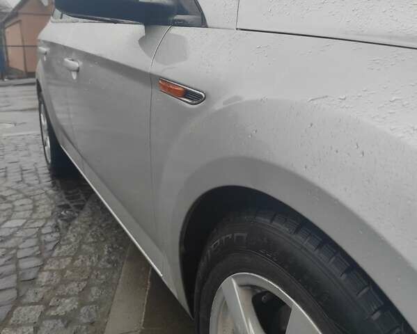 Серый Форд Мондео, объемом двигателя 1.8 л и пробегом 294 тыс. км за 7800 $, фото 10 на Automoto.ua