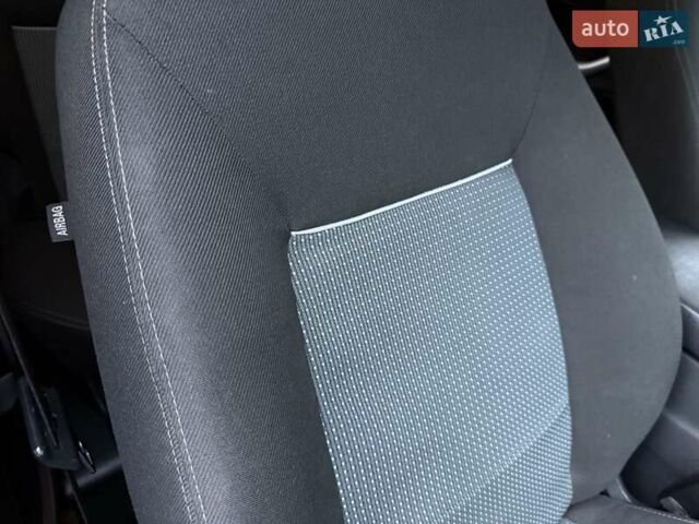 Серый Форд Мондео, объемом двигателя 2 л и пробегом 280 тыс. км за 5450 $, фото 28 на Automoto.ua