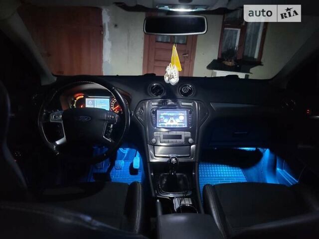 Сірий Форд Мондео, об'ємом двигуна 2.2 л та пробігом 252 тис. км за 9333 $, фото 13 на Automoto.ua