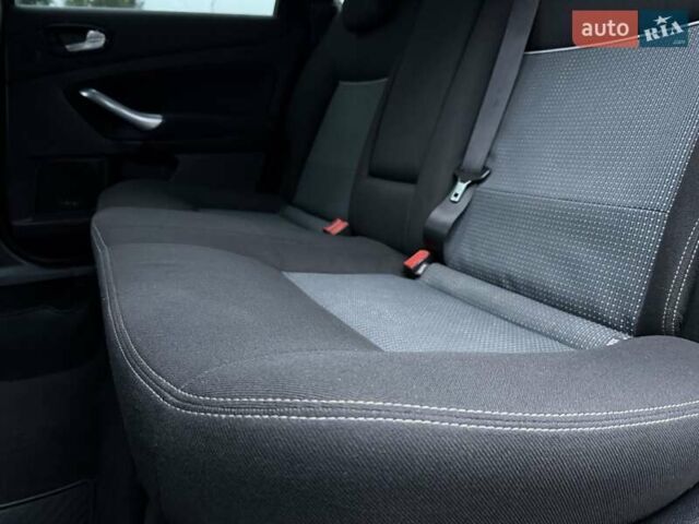 Серый Форд Мондео, объемом двигателя 2 л и пробегом 280 тыс. км за 5450 $, фото 37 на Automoto.ua