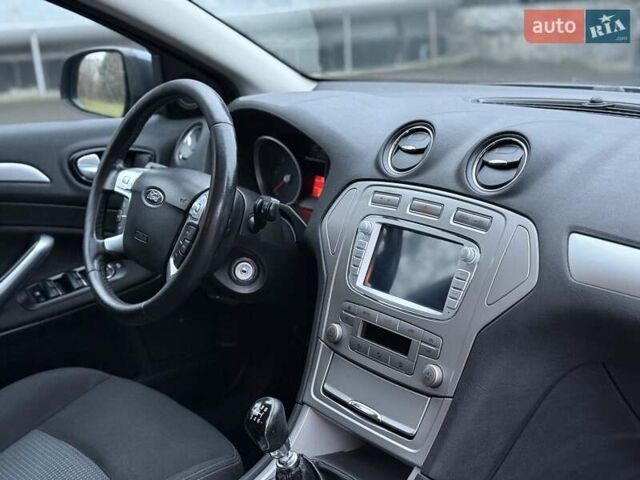 Серый Форд Мондео, объемом двигателя 2 л и пробегом 280 тыс. км за 5450 $, фото 30 на Automoto.ua