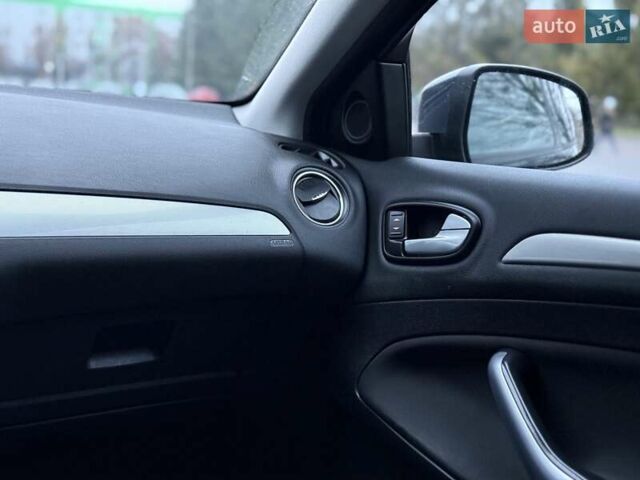 Серый Форд Мондео, объемом двигателя 2 л и пробегом 280 тыс. км за 5450 $, фото 57 на Automoto.ua