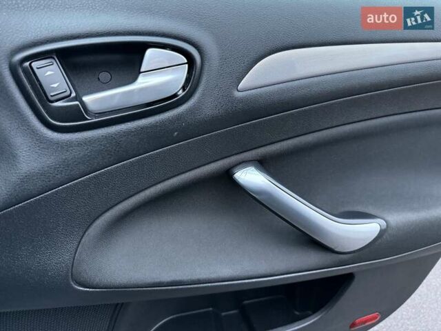 Серый Форд Мондео, объемом двигателя 2 л и пробегом 280 тыс. км за 5450 $, фото 23 на Automoto.ua