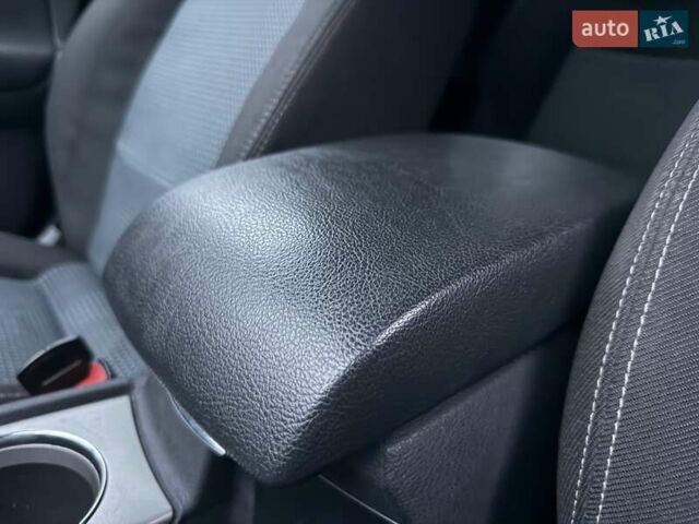 Серый Форд Мондео, объемом двигателя 2 л и пробегом 280 тыс. км за 5450 $, фото 46 на Automoto.ua