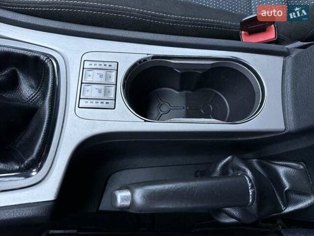 Серый Форд Мондео, объемом двигателя 2 л и пробегом 280 тыс. км за 5450 $, фото 47 на Automoto.ua