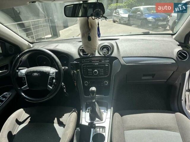 Серый Форд Мондео, объемом двигателя 2 л и пробегом 269 тыс. км за 8600 $, фото 3 на Automoto.ua