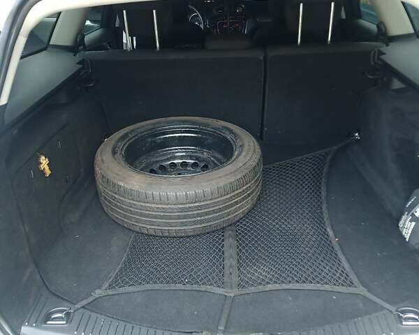 Серый Форд Мондео, объемом двигателя 2 л и пробегом 269 тыс. км за 8600 $, фото 12 на Automoto.ua