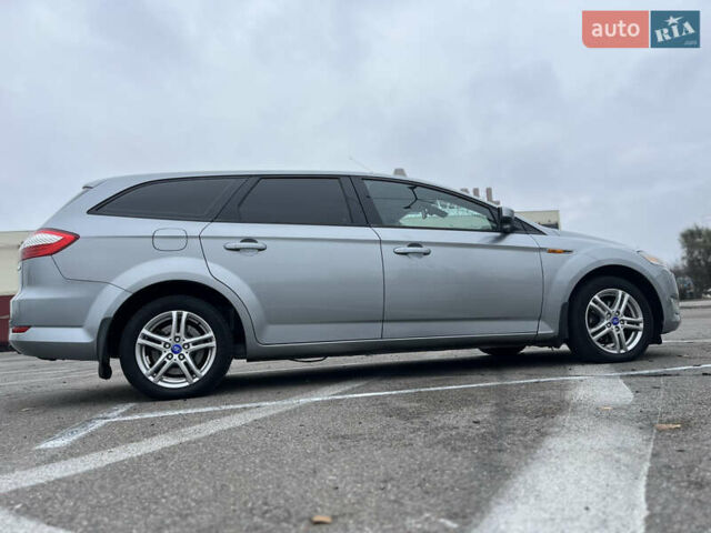 Серый Форд Мондео, объемом двигателя 2 л и пробегом 250 тыс. км за 7000 $, фото 2 на Automoto.ua