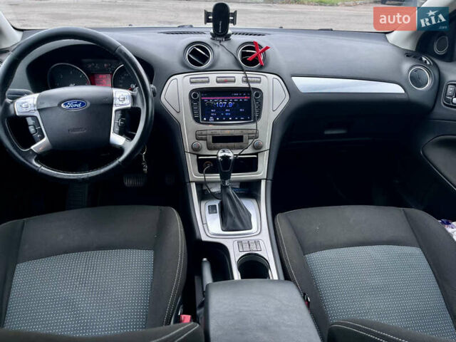 Серый Форд Мондео, объемом двигателя 2 л и пробегом 250 тыс. км за 7000 $, фото 25 на Automoto.ua