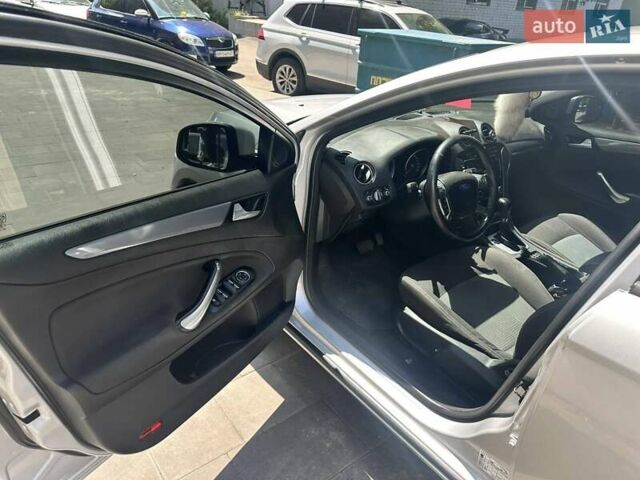 Серый Форд Мондео, объемом двигателя 2 л и пробегом 269 тыс. км за 8600 $, фото 7 на Automoto.ua