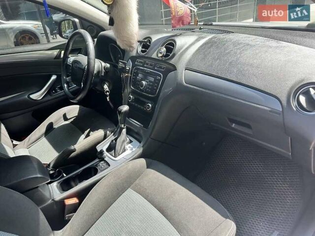 Серый Форд Мондео, объемом двигателя 2 л и пробегом 269 тыс. км за 8600 $, фото 6 на Automoto.ua