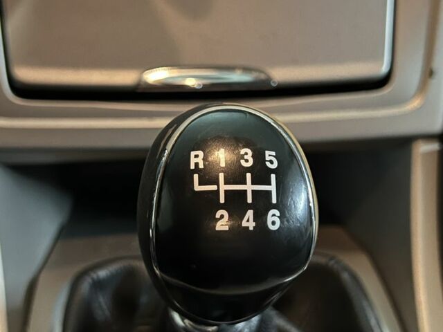 Серый Форд Мондео, объемом двигателя 2 л и пробегом 400 тыс. км за 8300 $, фото 7 на Automoto.ua