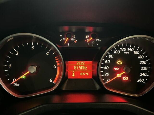 Серый Форд Мондео, объемом двигателя 2 л и пробегом 400 тыс. км за 8300 $, фото 6 на Automoto.ua