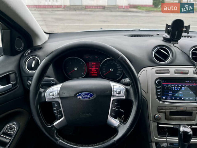 Серый Форд Мондео, объемом двигателя 2 л и пробегом 250 тыс. км за 7000 $, фото 24 на Automoto.ua