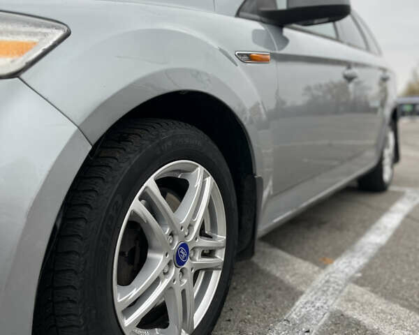 Серый Форд Мондео, объемом двигателя 2 л и пробегом 250 тыс. км за 7000 $, фото 10 на Automoto.ua