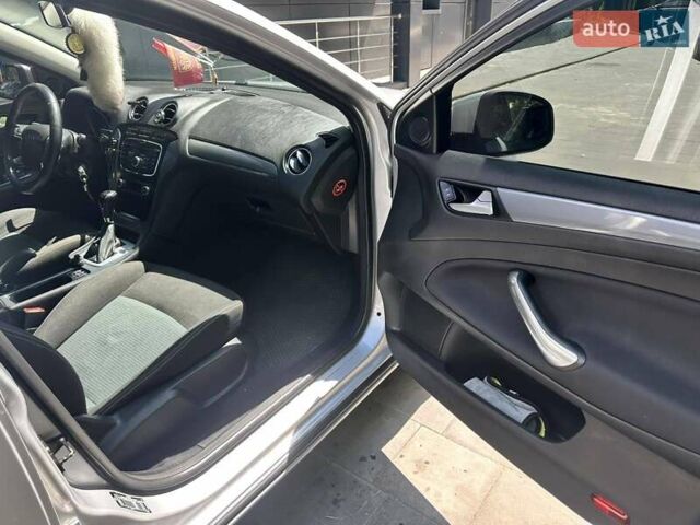 Серый Форд Мондео, объемом двигателя 2 л и пробегом 269 тыс. км за 8600 $, фото 2 на Automoto.ua