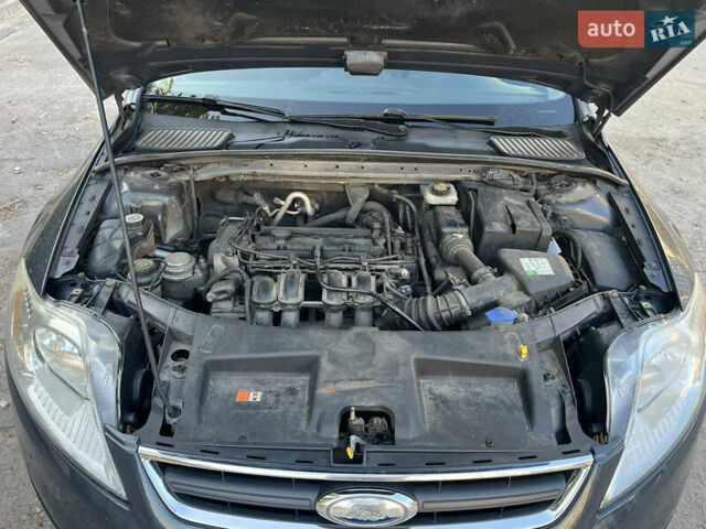 Серый Форд Мондео, объемом двигателя 1.6 л и пробегом 235 тыс. км за 6100 $, фото 7 на Automoto.ua