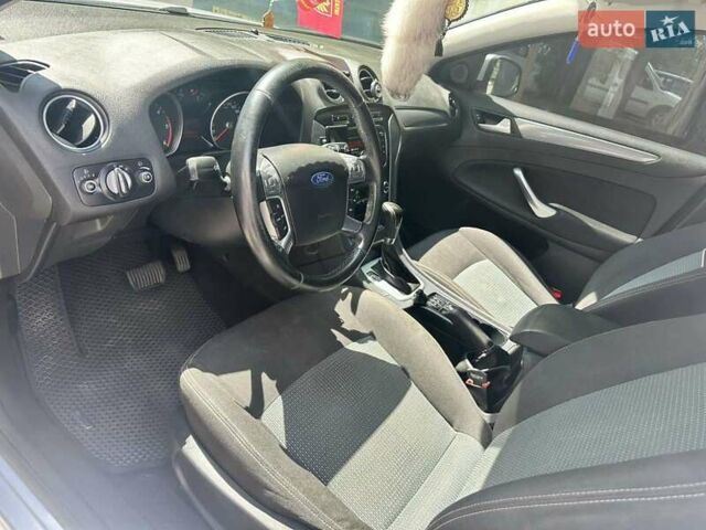 Серый Форд Мондео, объемом двигателя 2 л и пробегом 269 тыс. км за 8600 $, фото 5 на Automoto.ua