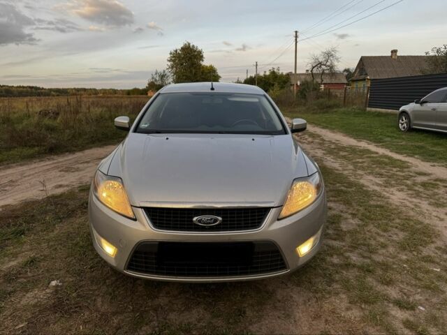 Серый Форд Мондео, объемом двигателя 2 л и пробегом 400 тыс. км за 3200 $, фото 1 на Automoto.ua