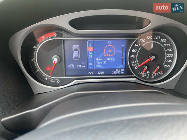Сірий Форд Мондео, об'ємом двигуна 2 л та пробігом 255 тис. км за 7200 $, фото 5 на Automoto.ua