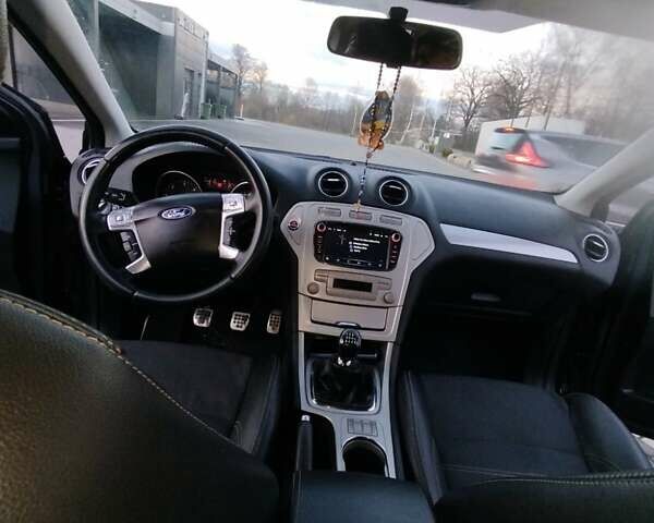 Сірий Форд Мондео, об'ємом двигуна 2.2 л та пробігом 245 тис. км за 7300 $, фото 15 на Automoto.ua