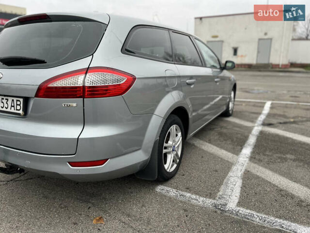 Серый Форд Мондео, объемом двигателя 2 л и пробегом 250 тыс. км за 7000 $, фото 18 на Automoto.ua