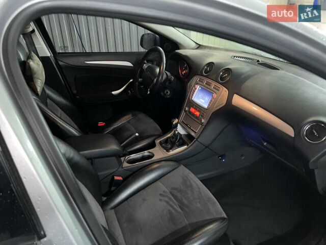 Серый Форд Мондео, объемом двигателя 2 л и пробегом 40 тыс. км за 8300 $, фото 6 на Automoto.ua